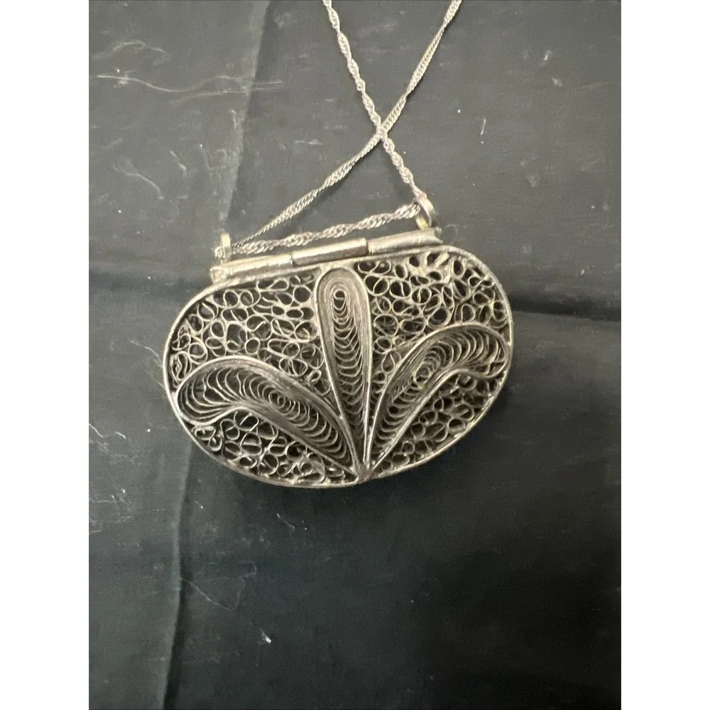 Vintage Silver Tone Filigree Metal Mini Pill Holder Coin Purse Necklace